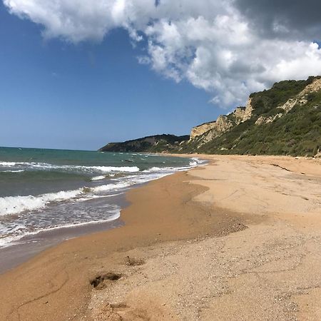 Theea Cottage - Wonderful Sea Views Chlomos 外观 照片