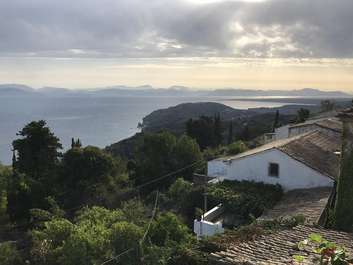 Theea Cottage - Wonderful Sea Views Chlomos 外观 照片