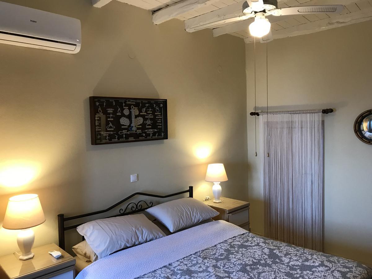 Theea Cottage - Wonderful Sea Views Chlomos 外观 照片