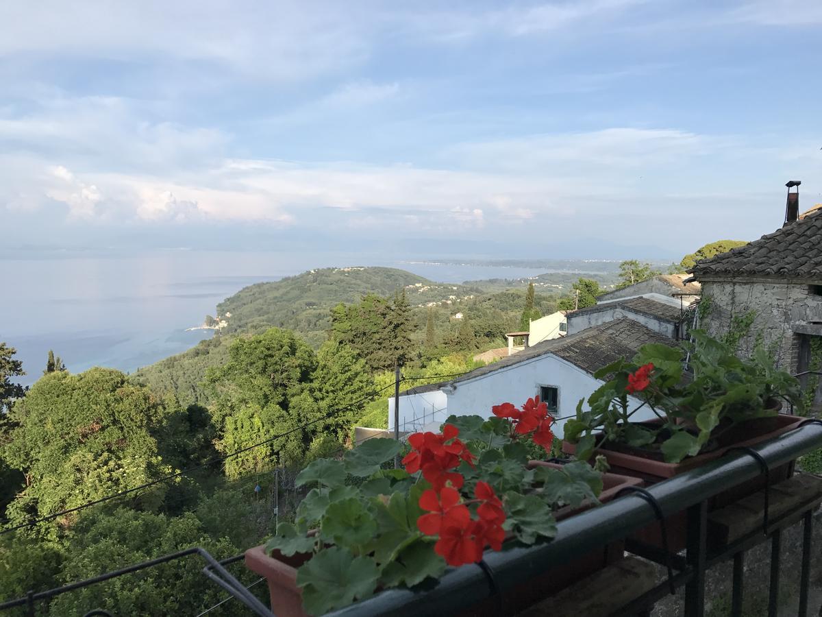 Theea Cottage - Wonderful Sea Views Chlomos 外观 照片