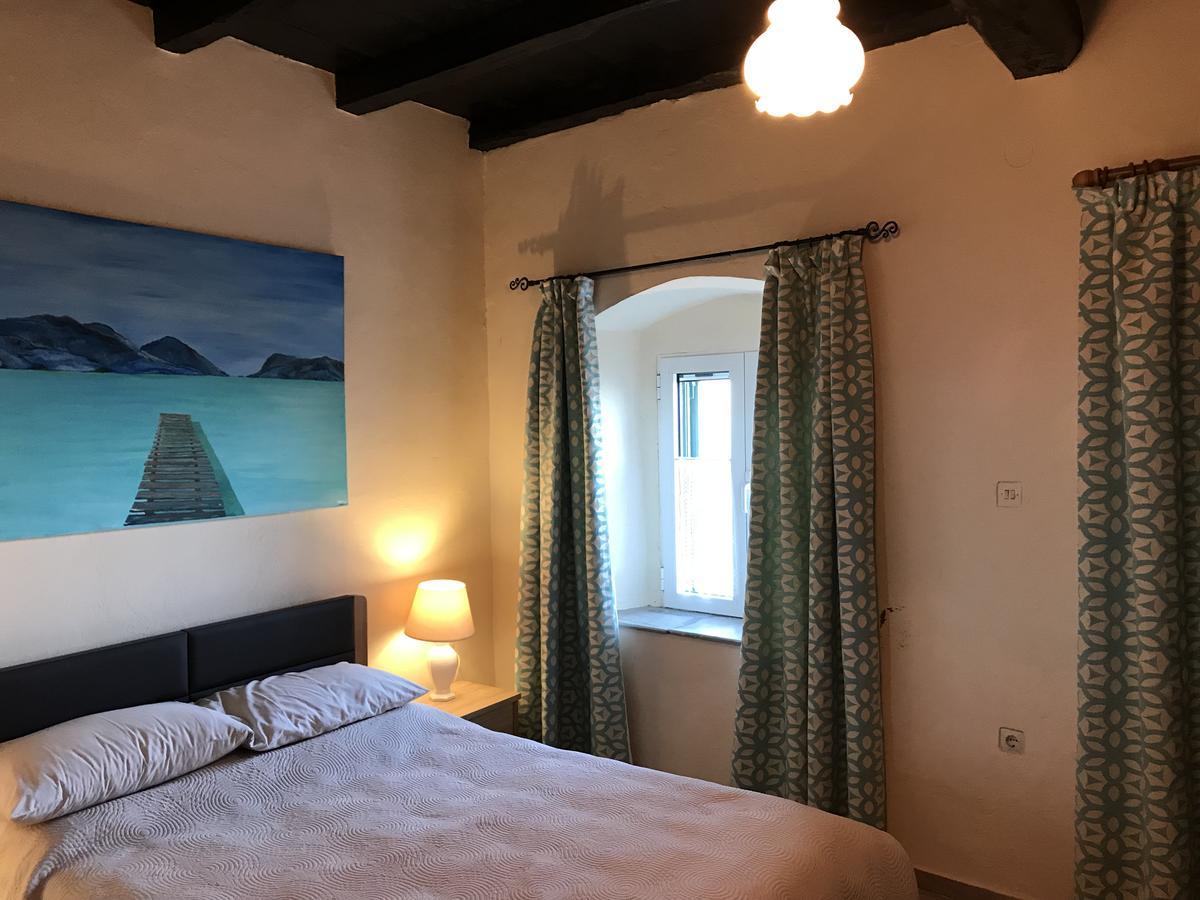 Theea Cottage - Wonderful Sea Views Chlomos 外观 照片